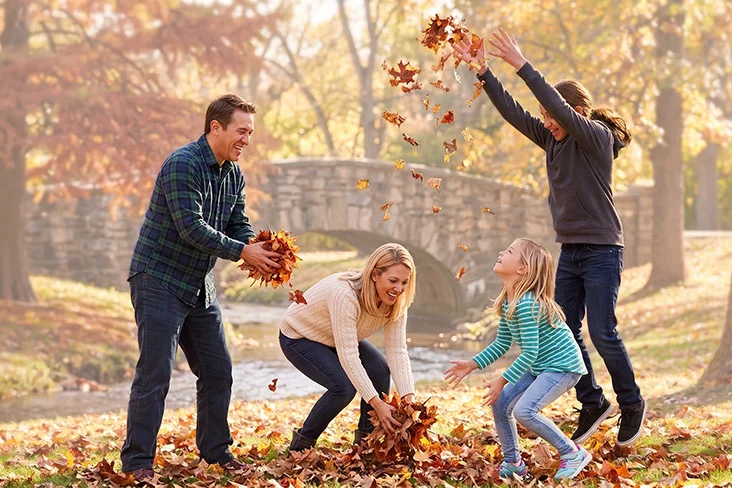 family-playing-evidence-based-psychologist-fl